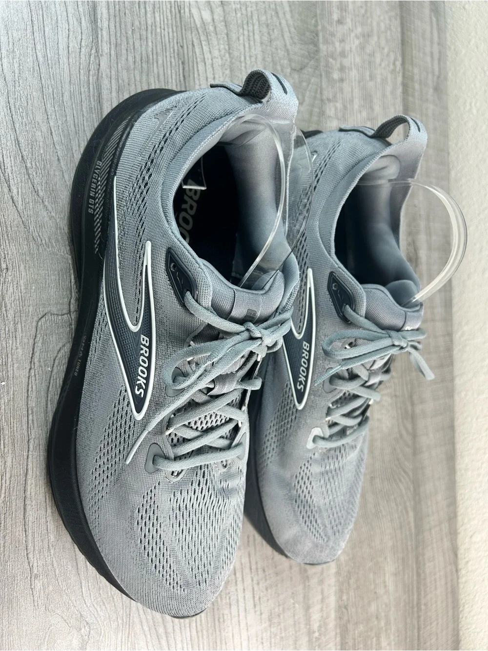 Brooks  Glycerin GTS 22 Size 13 (D)Men's Running Shoes - Gray Sneakers Athletic